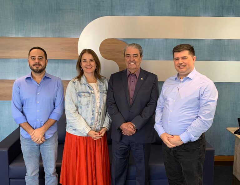 Presidente Francisco Pelucio recebe visita da representante da IRU em São Paulo