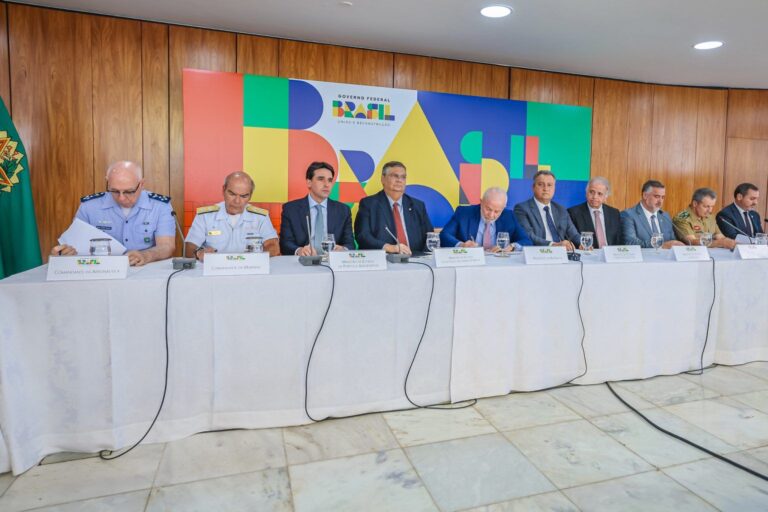 Governo publica decreto que autoriza GLO para portos e aeroportos no RJ e SP