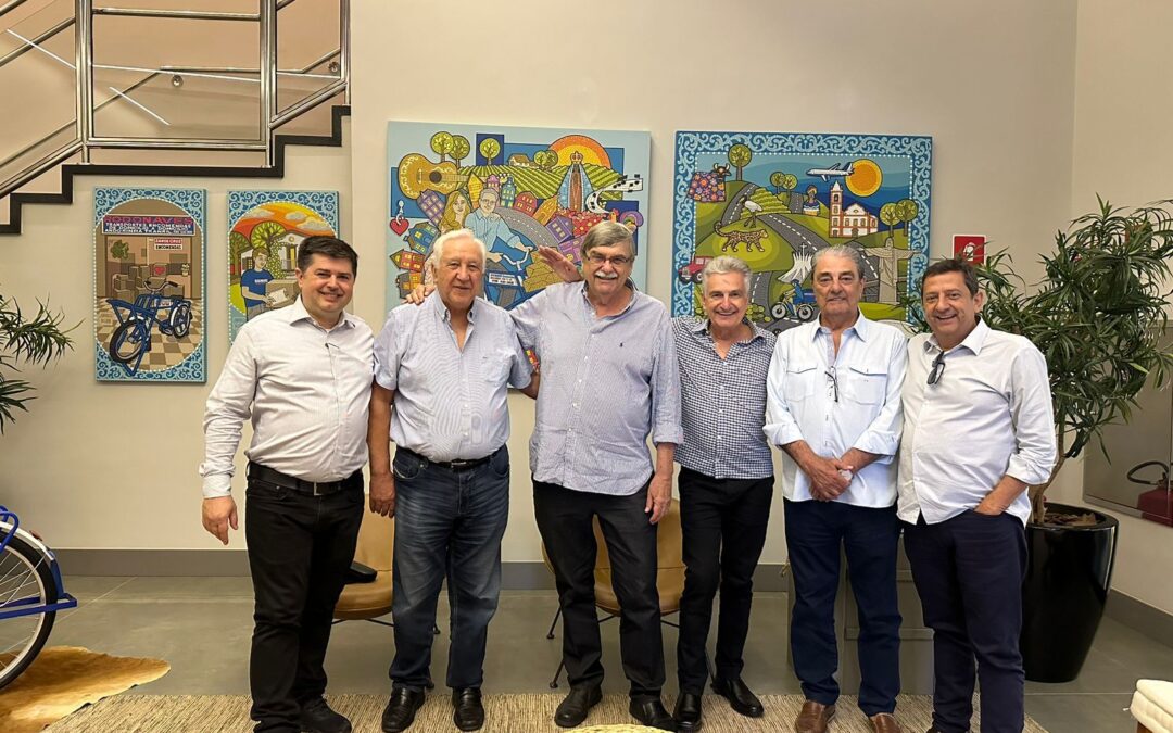 Presidente da NTC&Logística visita sede da Rodonaves