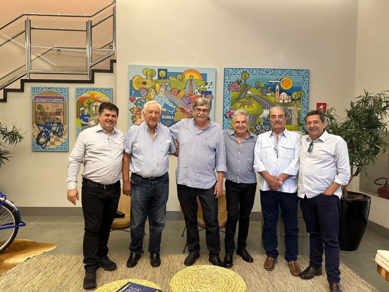 Presidente da NTC&Logística visita sede da Rodonaves