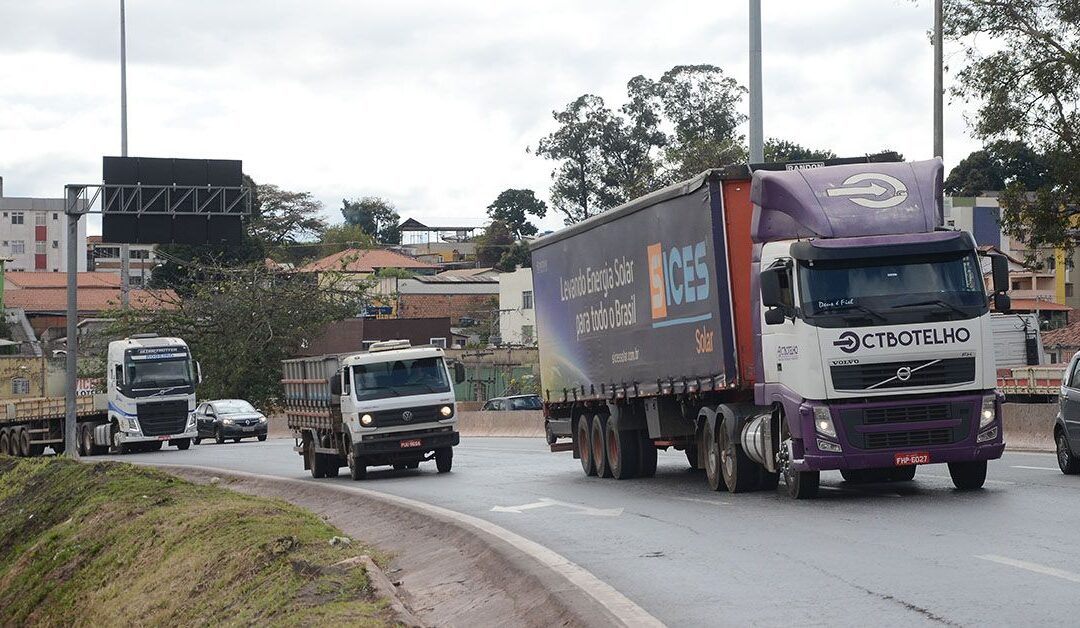 Chuvas reduzem produtividade do setor de transporte de cargas