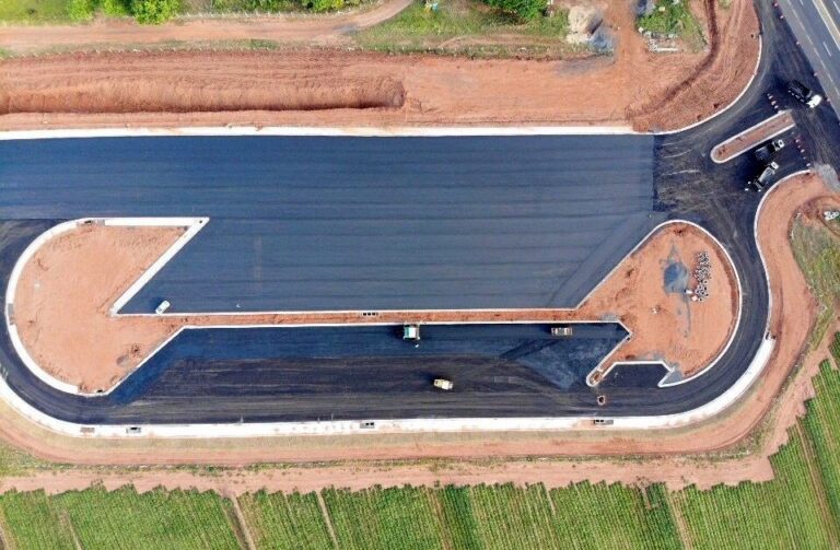 Concessionária de rodovia investe na construção de 450 vagas de estacionamento para caminhões em São Paulo