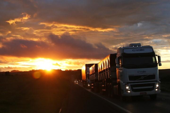 Economia do Paraná está mais forte e transporte de cargas planeja continuidade em 2024
