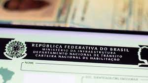 Motoristas profissionais que renovarem CNH poderão evitar multas por exame toxicológico vencido