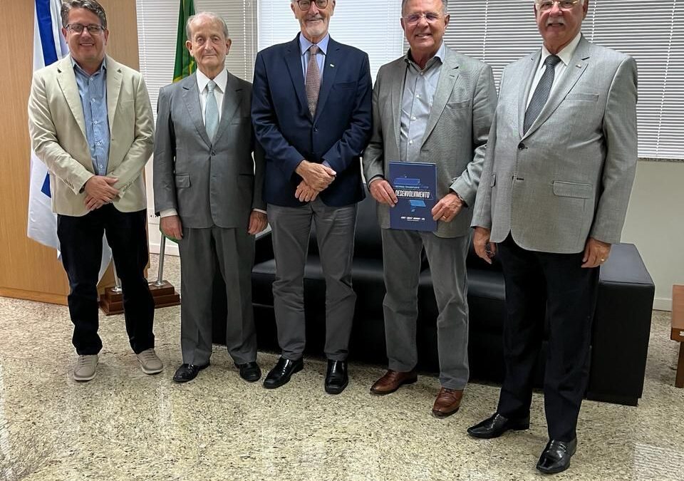 Presidente Eduardo Rebuzzi participa de encontro com parlamentares em Brasília, para discutir assuntos importantes do TRC