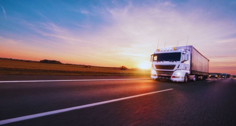 Setor de transportes se destaca na geração de empregos, mas desafios podem comprometer sequência positiva
