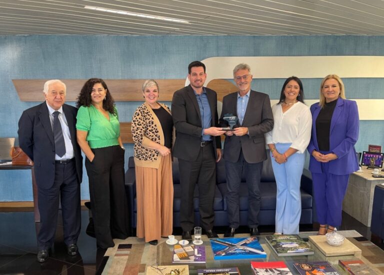 Presidente Eduardo Rebuzzi recebe nova diretoria do  Clube Internacional de Seguros de Transporte
