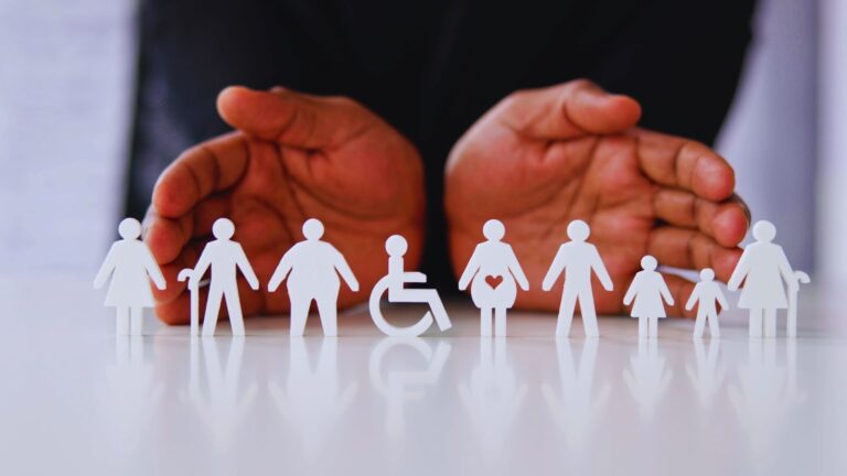 Projeto que flexibiliza contratação de empregados com deficiência avança no Senado