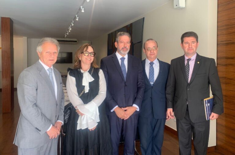 Presidente do Sistema Transporte, Vander Costa, se reúne com o presidente da Câmara, Arthur Lira, para tratar de pontos da reforma tributária