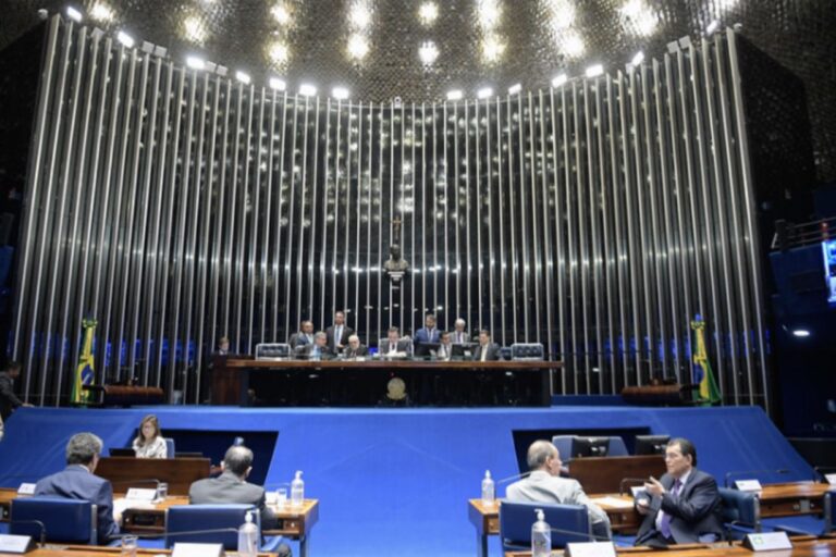 Senado aprova regulamentação da reforma tributária atendendo, total ou parcialmente, seis dos oito pontos defendidos pela CNT