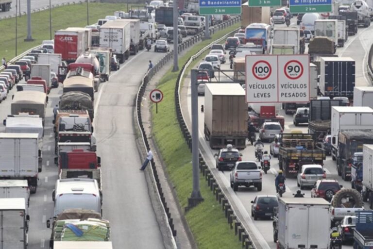 Prefeitura de São Paulo define novo horário para circulação de carga perigosa