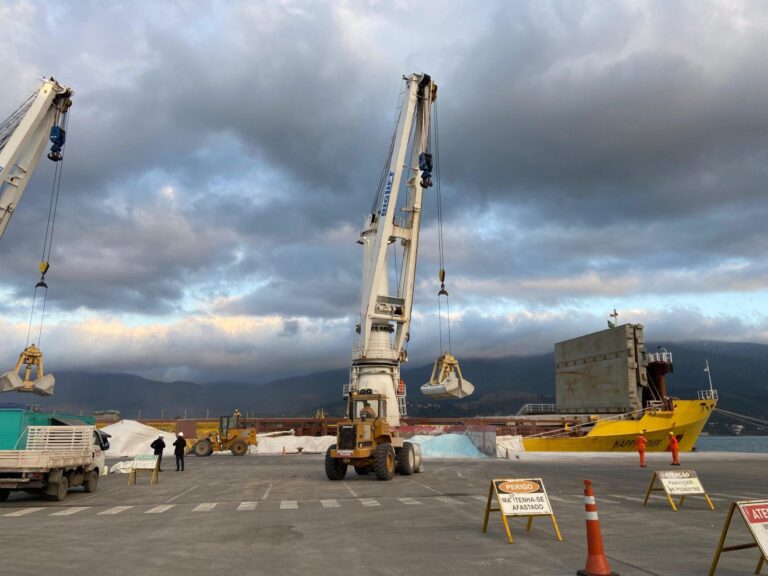 Porto de São Sebastião bate recorde de movimentação de cargas