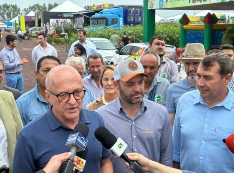 Governo de Mato Grosso pavimenta em média mil km de estradas todo ano