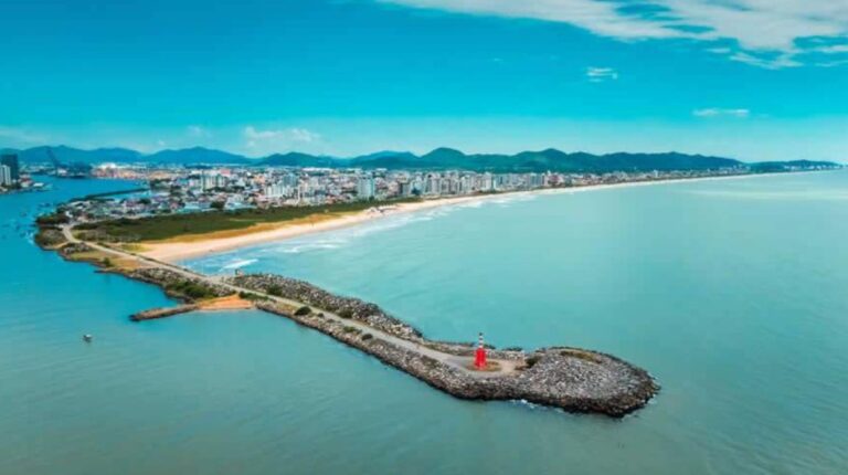 Navegantes: o novo polo logístico que está transformando Santa Catarina