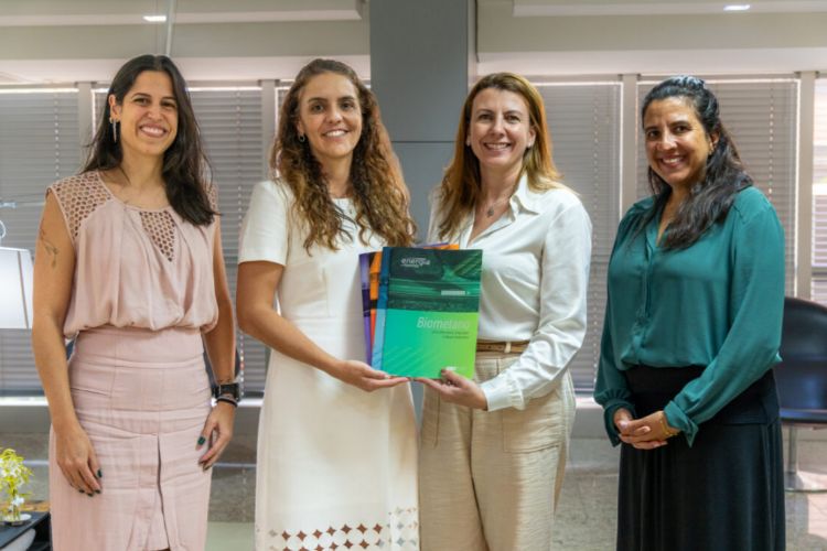 Em encontro, CNT e Embrapa discutem o papel do transporte na sustentabilidade ambiental em visita institucional