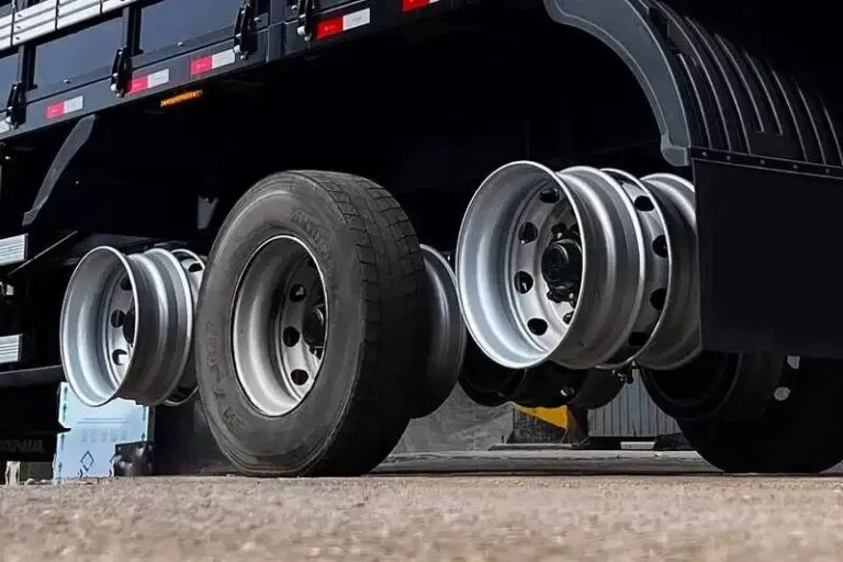 Resolução do CONTRAN proíbe venda de carretas sem pneus