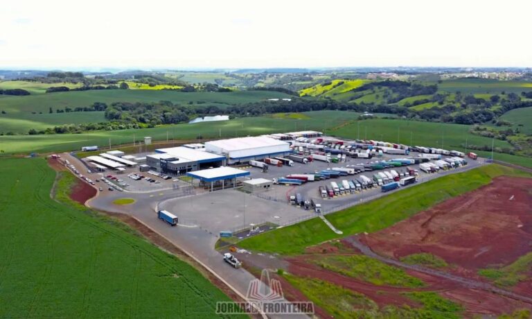 Porto Seco de Dionísio Cerqueira registra movimento recorde de caminhões em 2024