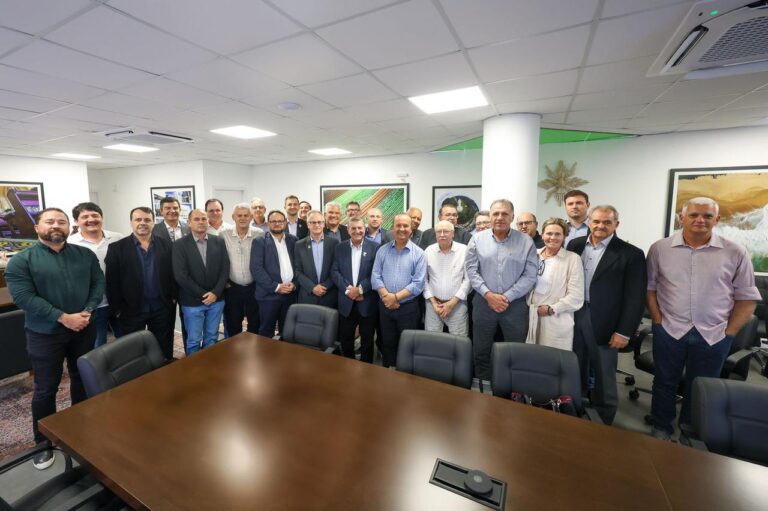 Fetrancesc compartilha preocupação sobre risco de desabastecimento com o governador Jorginho Mello