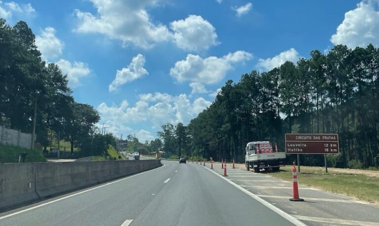 Projeto prevê multa para condutor que não reduzir velocidade em caso de obra na pista