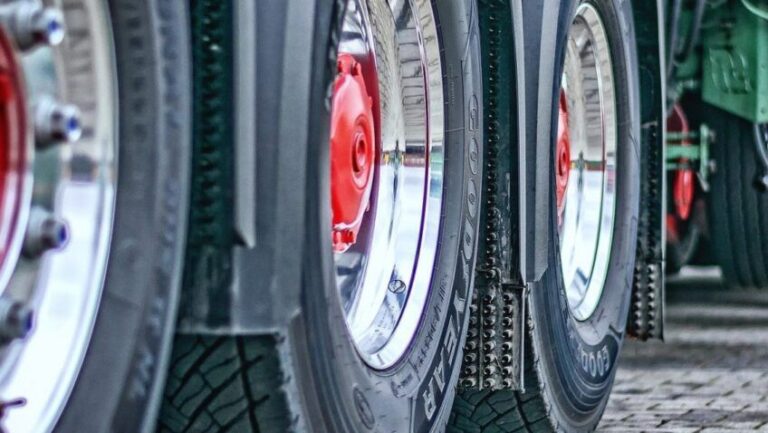 Vendas de pneus de carga têm queda de 5,3% no primeiro trimestre de 2025