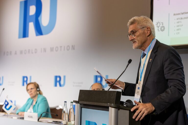 NTC&Logística reforça a importância do TRC brasileiro na Reunião do Conselho de Transporte de Mercadorias da IRU, em Genebra