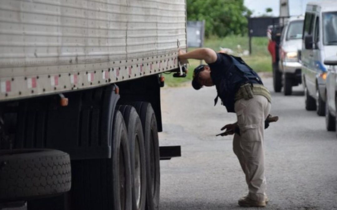 PRF reforça fiscalização de sistemas de freios em caminhões nas rodovias federais da Bahia