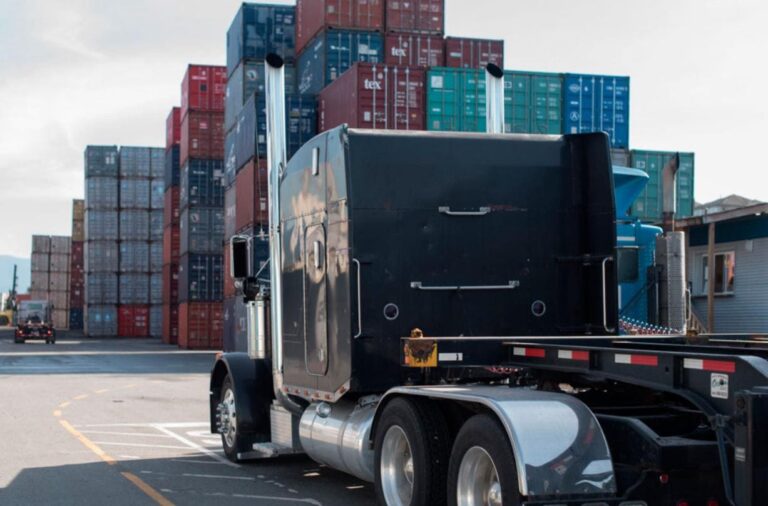 Sindicarga alerta para efeitos da crise entre Brasil e EUA sobre transporte rodoviário