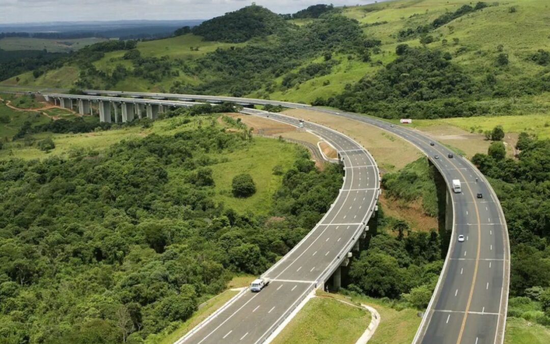 Crise econômica pode frear investimentos no transporte rodoviário de cargas