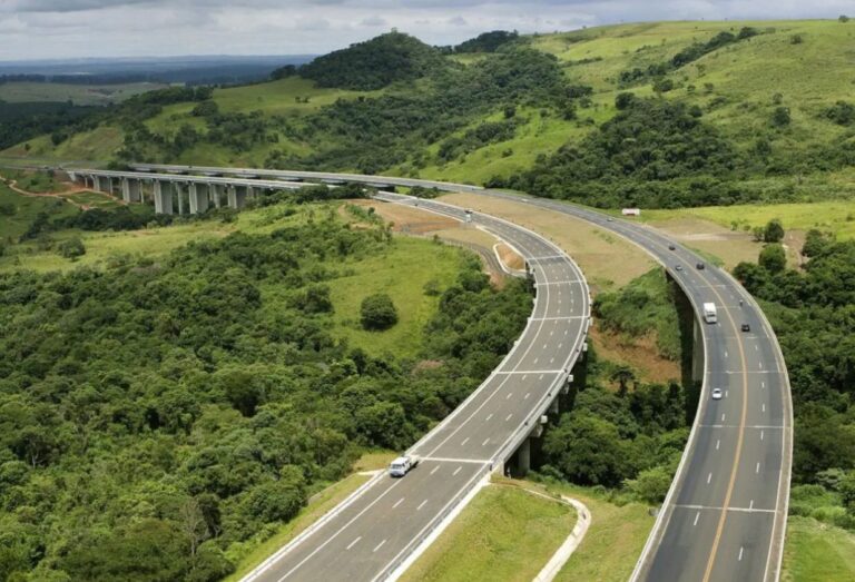 Crise econômica pode frear investimentos no transporte rodoviário de cargas