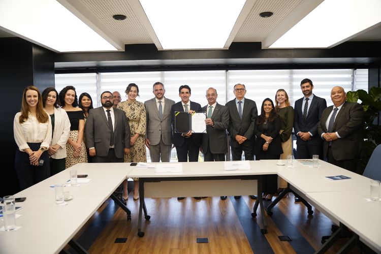 Sistema Transporte e Ministério de Portos e Aeroportos firmam acordo para atuação em projetos de sustentabilidade e cuidado com o trabalhador