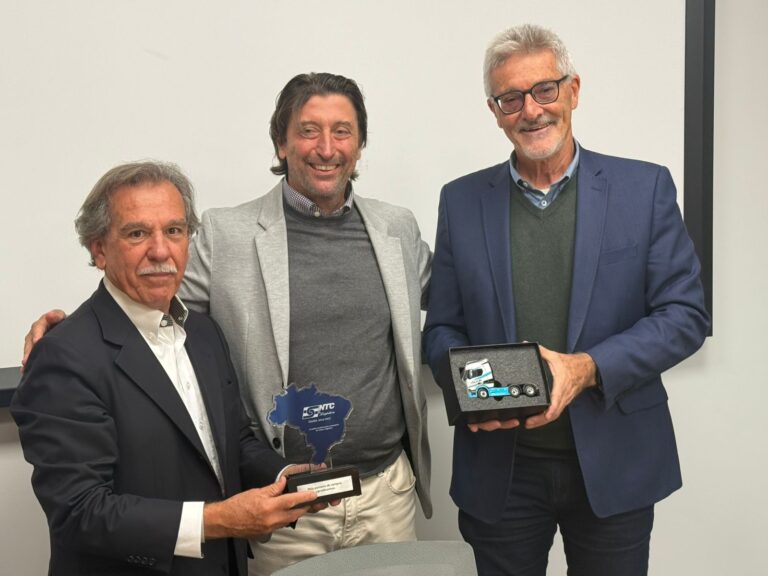 Parceria de mais de 50 anos é celebrada em visita da presidência da NTC&Logística à Scania