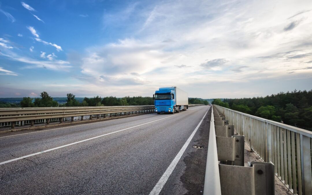Setcemg alerta para colapso no transporte rodoviário em função de burocracias, complexidade das leis e alta carga tributária