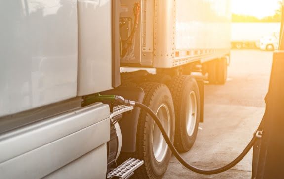 Novo aumento do percentual do biodiesel preocupa setor sobre durabilidade de caminhões