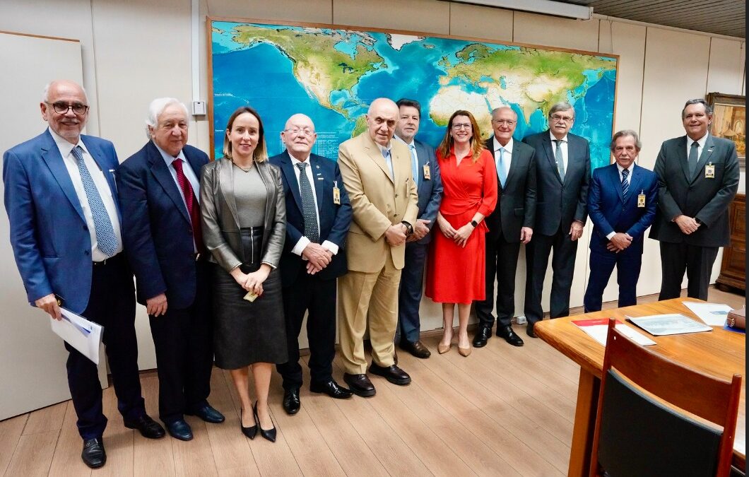 Entidades do Transporte Rodoviário de Cargas reúnem-se com o vice-presidente Geraldo Alckmin: pauta sobre energia limpa