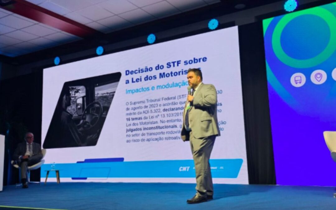 CNT orienta setor sobre impactos da Lei do Motorista em palestra no Fretamento 2025