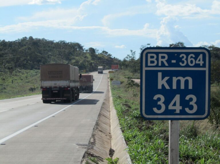 Transporte rodoviário de cargas projeta crescimento no segundo semestre