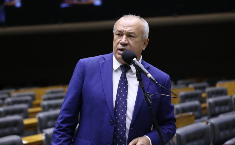 Estabelecimentos que apoiam motoristas ganham selo “Amigo do Caminhoneiro” aprovado pela Câmara