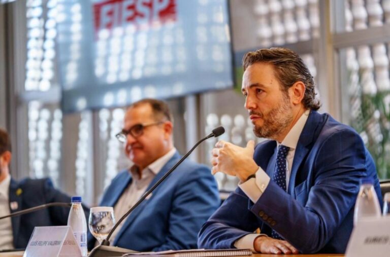 Ministério dos Transportes debate efeitos da reforma tributária nas concessões e nos investimentos em infraestrutura