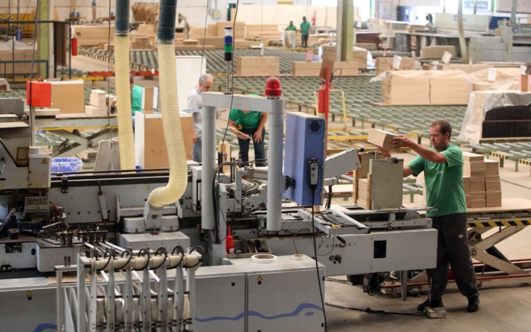 Indústria do Paraná tem terceiro melhor desempenho do País em novembro de 2025