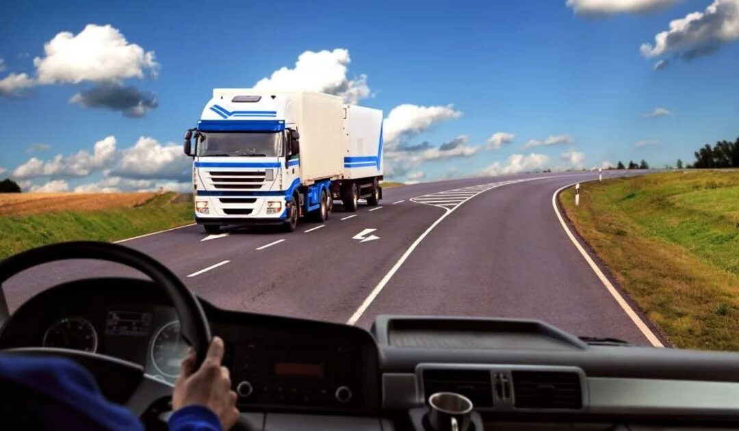 Setor de transporte de cargas reforça preparo de motoristas para reduzir acidentes nas rodovias