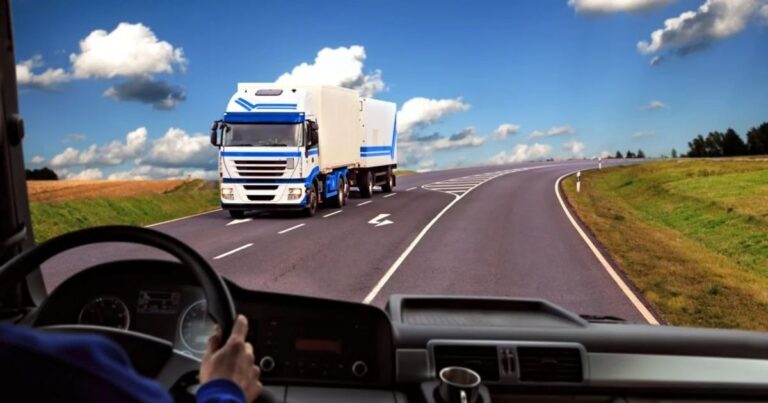 Setor de transporte de cargas reforça preparo de motoristas para reduzir acidentes nas rodovias