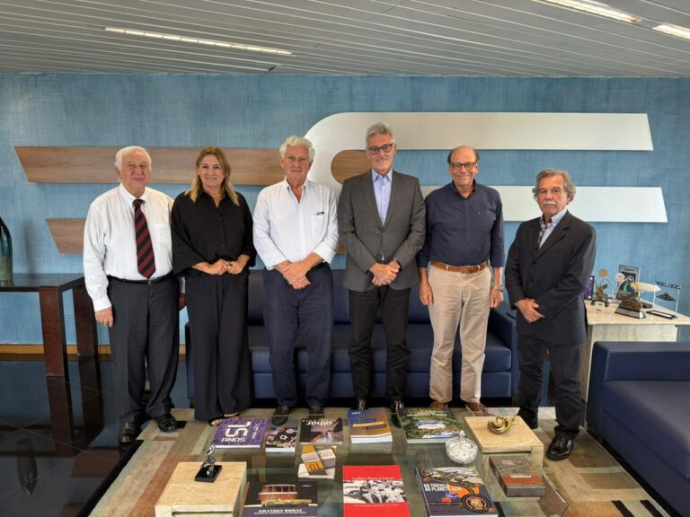 Presidente da NTC&Logística, Eduardo Rebuzzi recebe representantes da Ademicon Consórcios na subsede da entidade em São Paulo