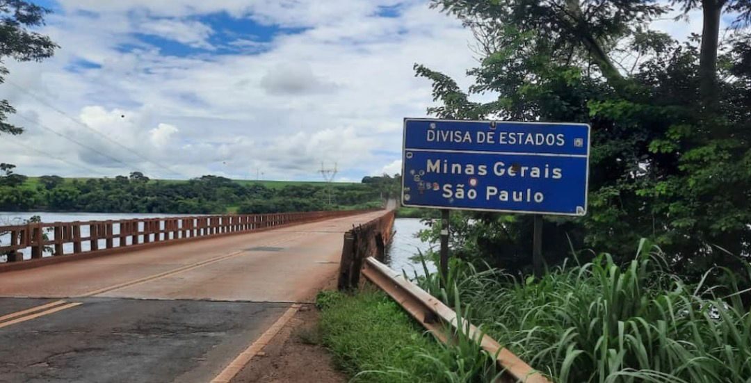 Ponte entre Minas Gerais e São Paulo é totalmente interditada