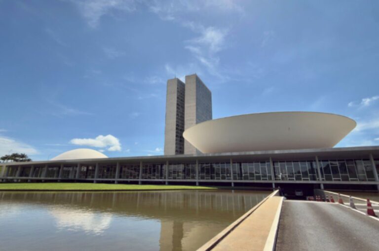 Congresso inicia ano legislativo com pautas estratégicas acompanhadas pelo setor de transporte