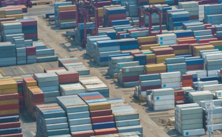 Governo aumenta imposto de importação de mais de mil produtos