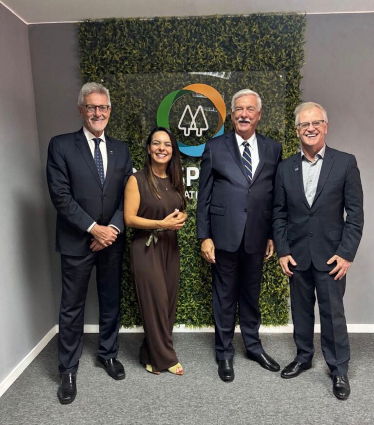 Presidente da NTC&Logística, Eduardo Rebuzzi, visita nova unidade da Transpocred em Brasília