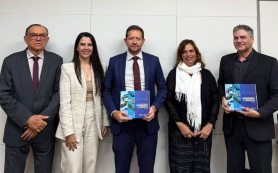 Em reunião com o MDIC, CNT reforça agenda estratégica para reduzir o Custo Brasil