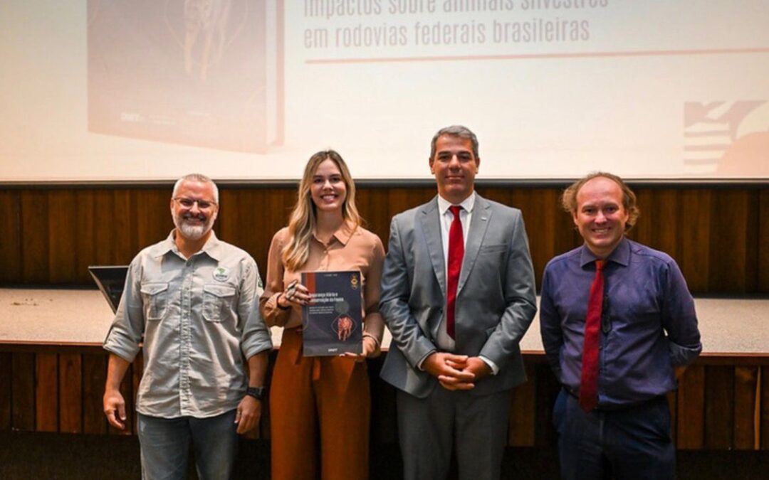 DNIT lança livro sobre segurança viária e conservação da fauna