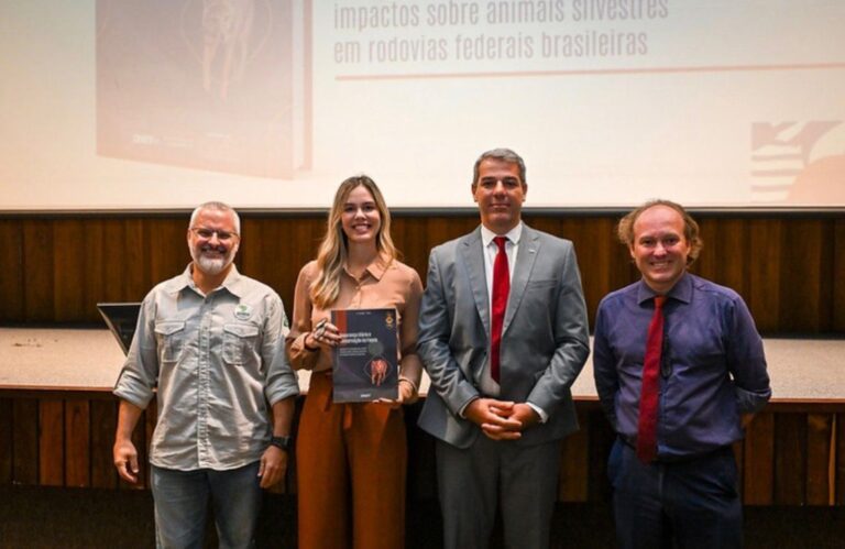 DNIT lança livro sobre segurança viária e conservação da fauna