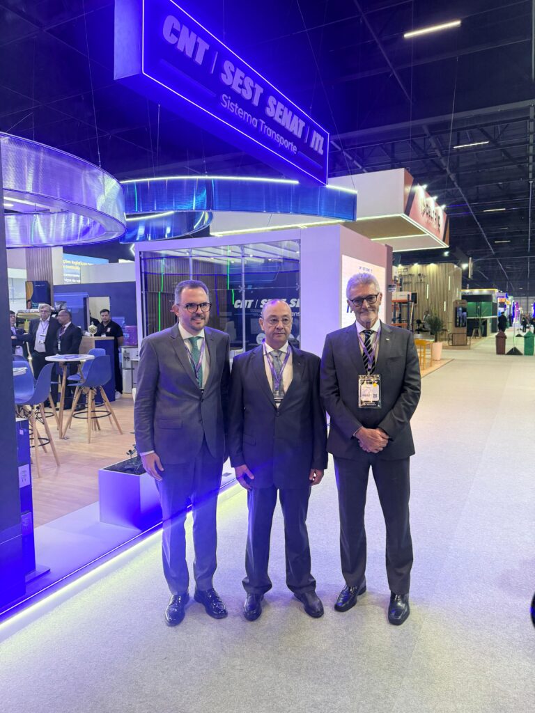Eduardo Rebuzzi, presidente da NTC&Logística, participa da abertura da 30ª edição da Intermodal South America, em São Paulo